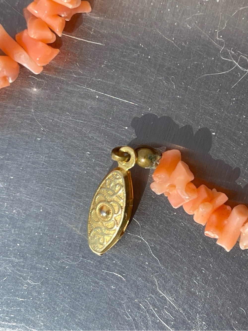 Vintage Natural Salmon Pink Branch Coral Fringe Necklace Gold Tone Clasp Boho - Picture 7 of 7